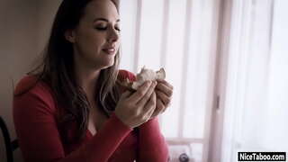 Horny MILF Chanel Preston suig dick en het fucked hard