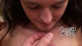 Teen kunye pigtails inika intloko yayo yokuqala porn