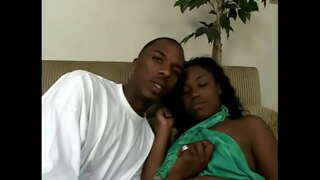 Ebony babe sucks ഹാർഡ് കറുത്ത love then gets fucked in all positions