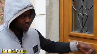 Kenza suge får knullet av sine tidligere