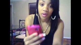 مثير الأبنوس في سن المراهقة مع الحمار لطيف twerk