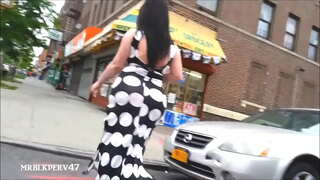 Подкрадываюсь Отзад КЪМ ТАЗИ Пуэрториканской МИЛФЕ С ГОЛЯМ МЕГА ПОПОЙ