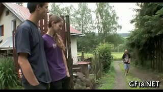 Li l-mara tinfirex saqajn wiesgħa miftuħa