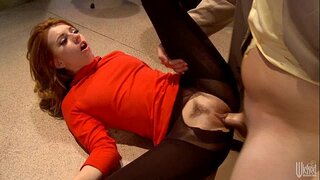 Lexi&amp;#039;s ass looks so good in leggings