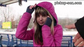 Настоящая любительница Гина Герсон трахается в поезде