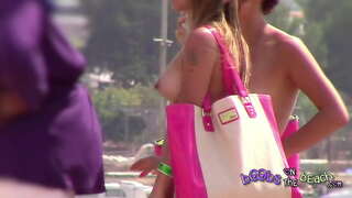 Hey babe let ' s maglakad pababa sa beach typsy &amp;amp; pinakamataas sama-sama