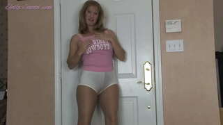 ���ုံလင်သောရင့်ကျက် masturbates