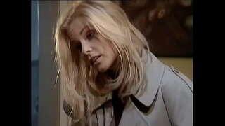 Gina Wild hovada jej muž, keď na telefóne potom robí mu pomohol cum, ako odchádza