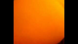 Cazzo mentre i suoi genitori sono in un'altra stanza