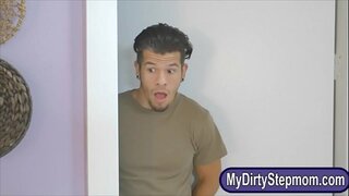 ���ोवा ब्रूक्स और Tegan रही बेडरूम में सेक्स