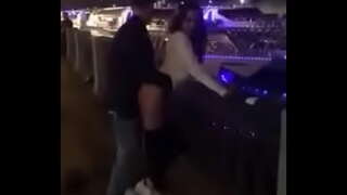 Једе, курва, на улици, moscow