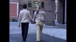 ���ျစ်စရာရုရှားဆံပင်ရွှေရောင်