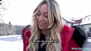 Agent Public European sexbomb Jennifer Amilton sex pe canapea de piele