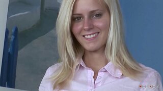 ���ोड पण खट्याळ सोनेरी आवडतात त्यातील त्याचा लंड चांगला प्रयत्न