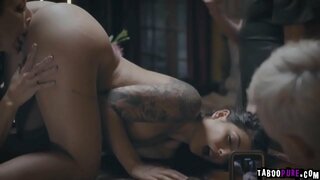 جينا استمتعت بكوني سعيد ريغان