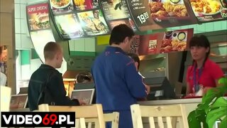 Saor in aisce, Scannáin Gnéas-a eagrú glas scoil-Marzena fheidhmíonn [ polainnis schoolgirls ]