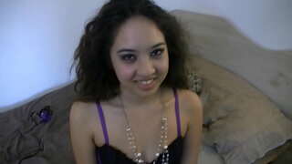 Egli non può scopare, così lei deve dare pompino