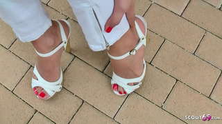 Шањвонї телка дар баланди каблуках подошла дар соҳил ва подвела ба футфетишу 50 евро